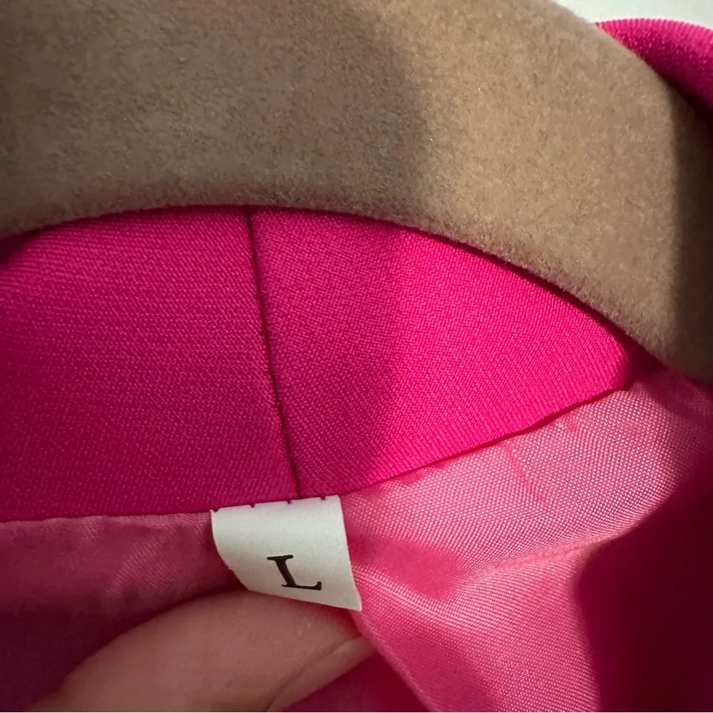 Pink Suit - Picture 4 of 11